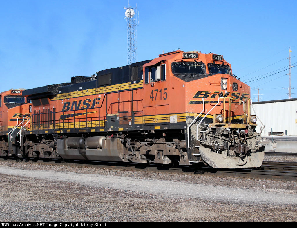 BNSF 4715